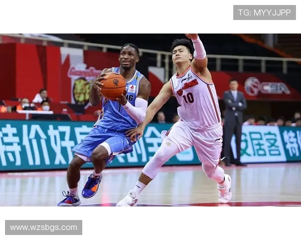 2020至2021赛季广东队与首钢队的精彩对决与战术分析